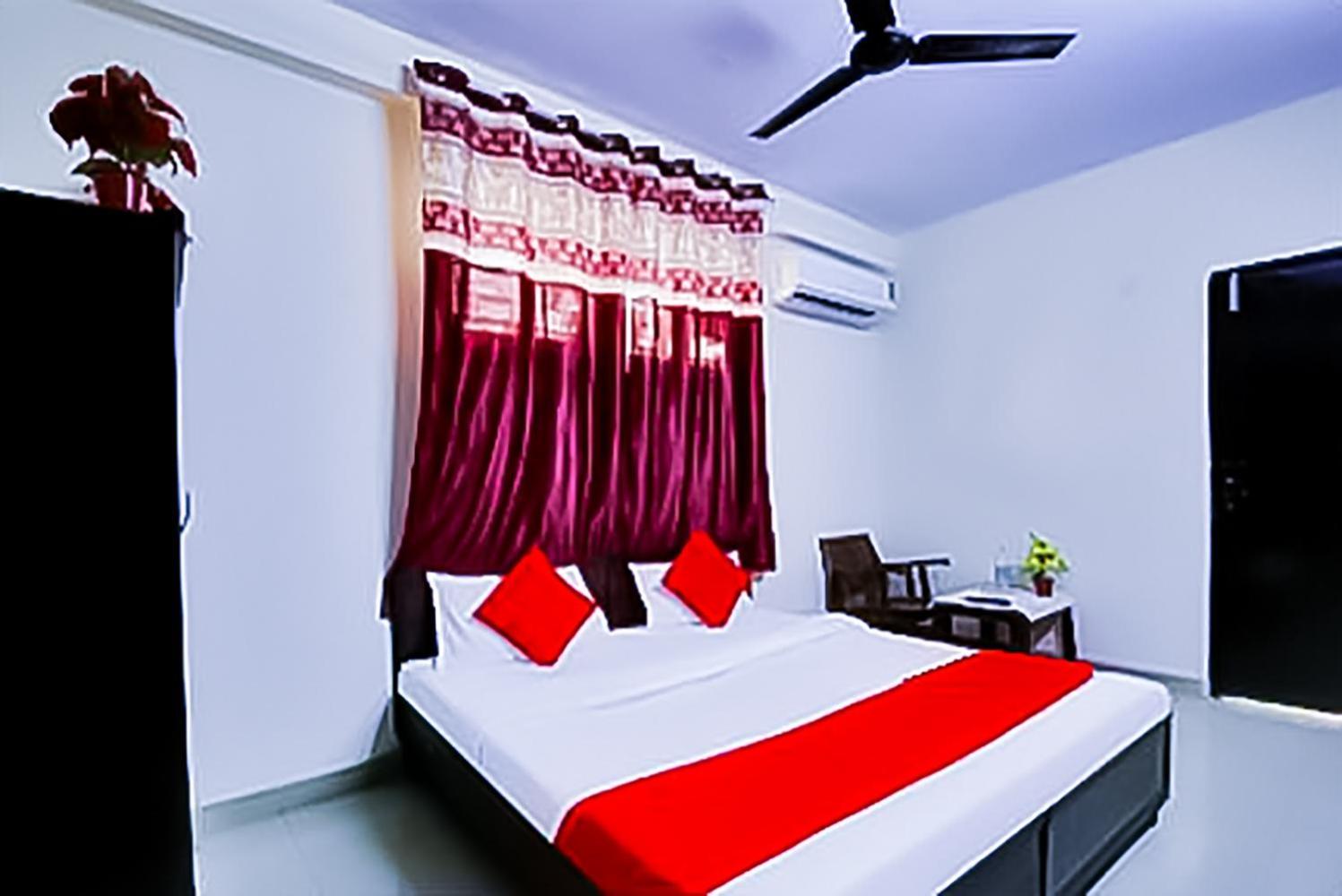 Bliss - Near Lajpat Nagar Metro 3*